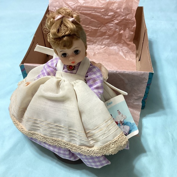 Madame Alexander Little Woman “MEG” Vintage Collector Doll - Picture 4 of 15